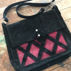 Vintage suede shoulder bag black and red